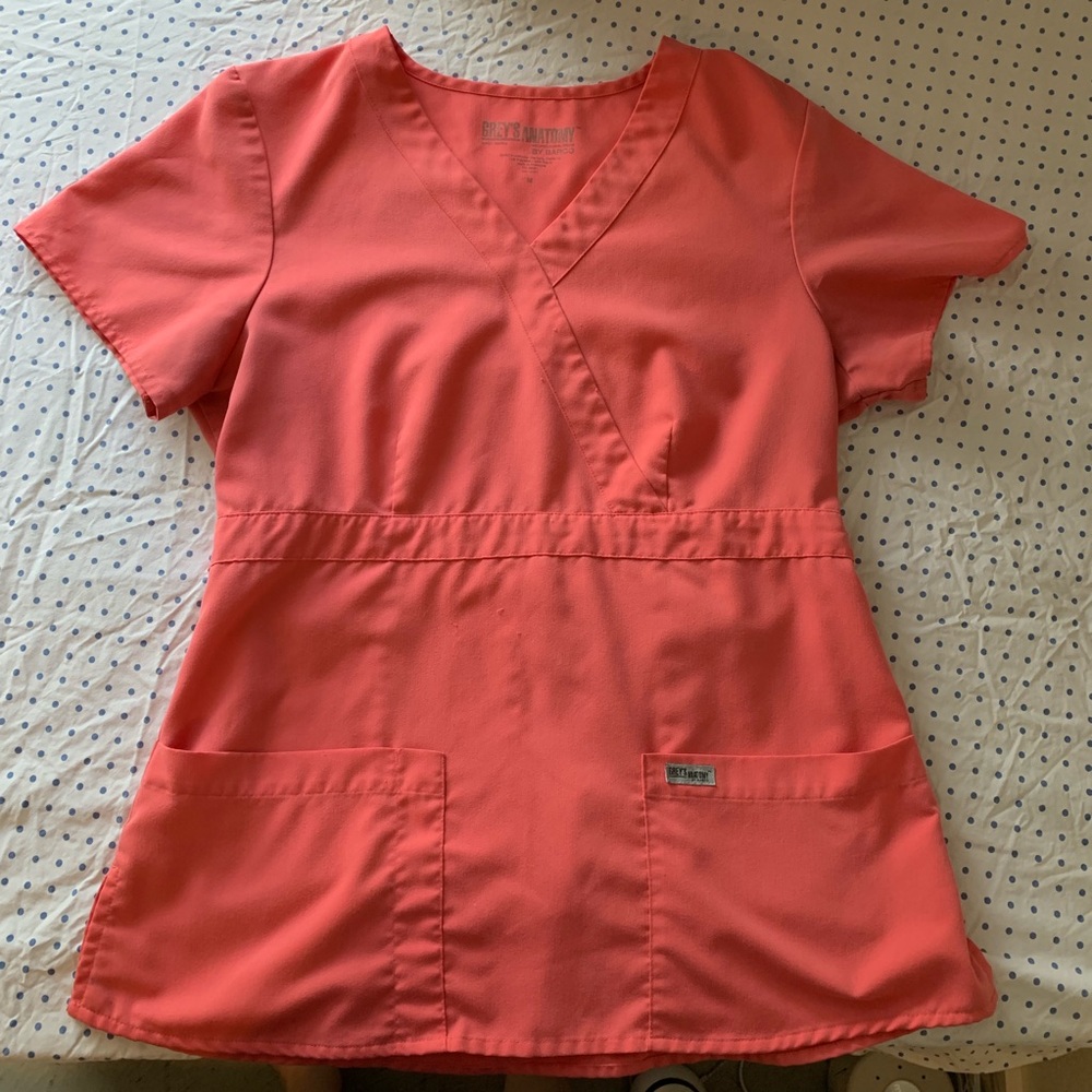 Greys Anatomy Salmon Colored Scrub Set